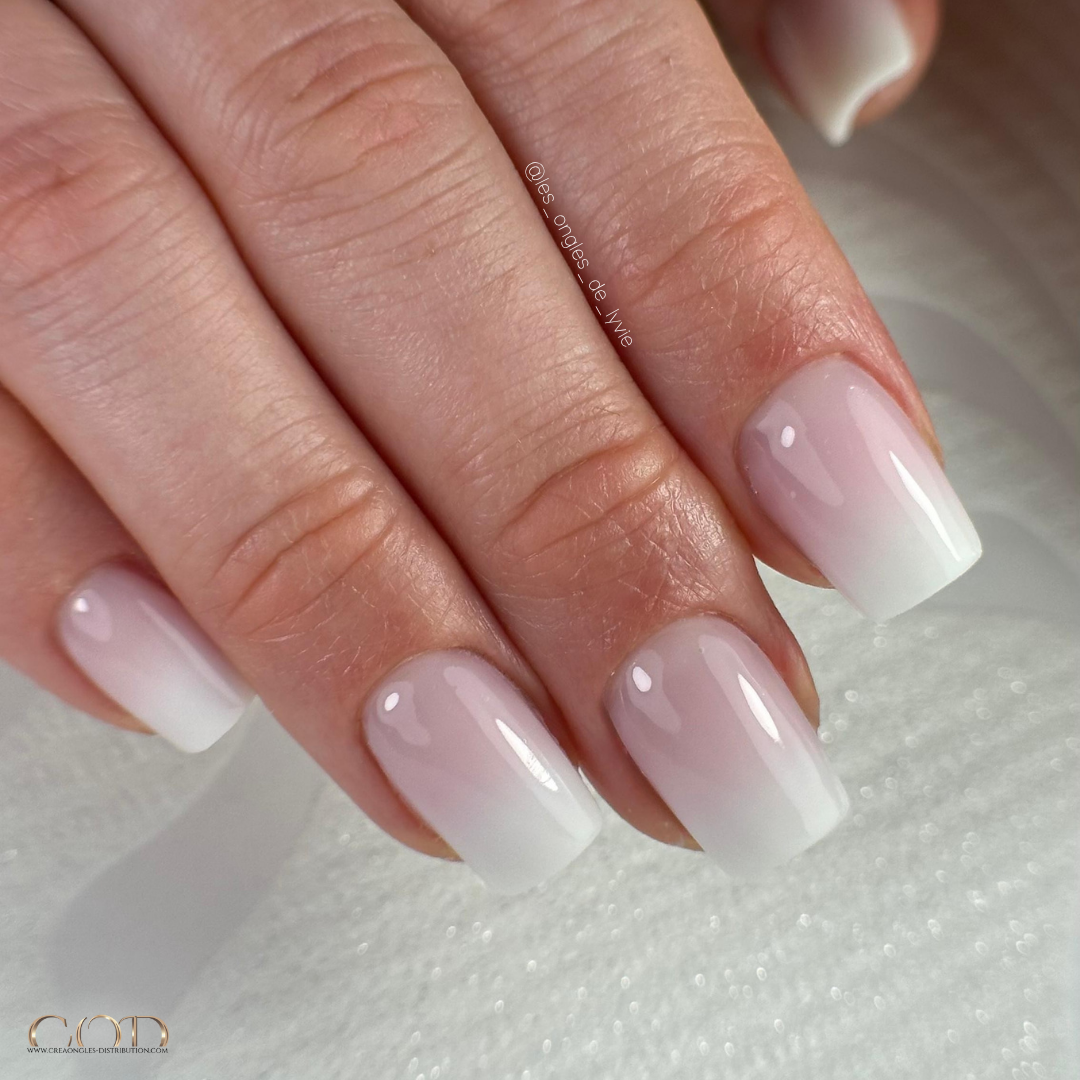Faux Ongles BabyBoomer Carrés Courts